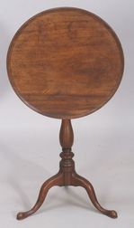 Queen Anne Mahogany Tilt-top Candlestand